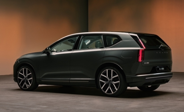 ボルボが電気自動車の新世代ミッドサイズSUV「EX60」を公開。航続距離はAWD仕様で最大810kmを実現