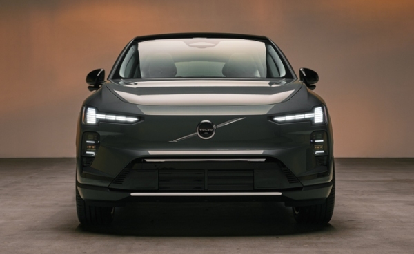 ボルボが電気自動車の新世代ミッドサイズSUV「EX60」を公開。航続距離はAWD仕様で最大810kmを実現