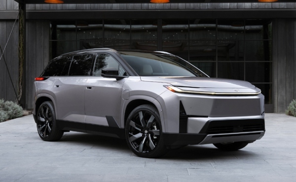 北米トヨタがBEVモデルの3列シートSUVの新型ハイランダーを発表