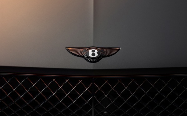 ブラックのベントレーウイングが印象的なベントレー・ベンテイガの特別仕様車が登場
