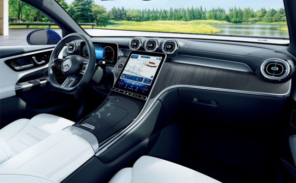 AMGラインパッケージを標準装備すると同時に戦略的な価格を実現したメルセデス・ベンツGLC／GLCクーペのスポーツモデルが日本上陸