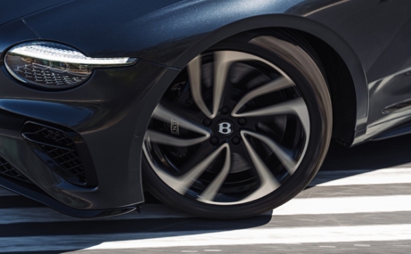 ベントレー・コンチネンタルGT／GTCのSシリーズが“ハイパフォーマンスハイブリッド”を新搭載