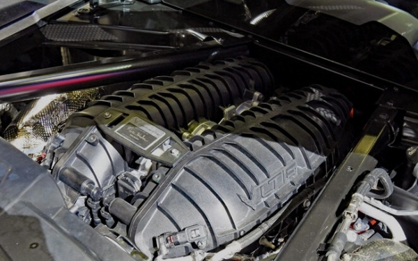 GMが東京オートサロン2026でシボレー・コルベットZ06の改良モデルを日本初公開