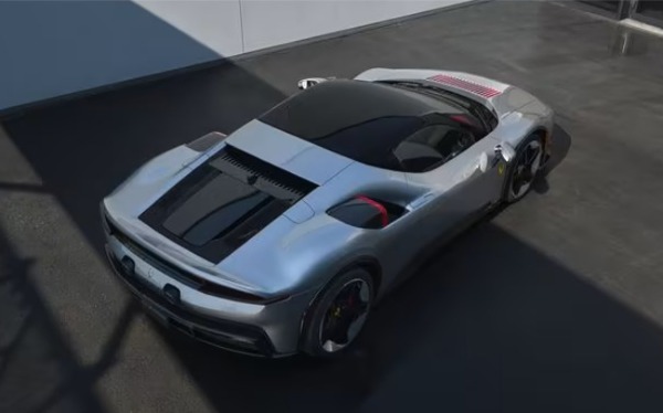 PHEVスーパースポーツのフェラーリSF90ストラダーレをベースとしたワンオフモデルの「CZ26」が初披露