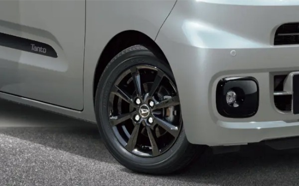 ダイハツ・タントがマイナーチェンジ。ブラックのアクセントを付加した特別仕様車「デイリーツール」を新設定
