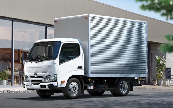 トヨタ・ダイナ カーゴの2.0tonシリーズが新4.0Lディーゼルエンジンを搭載