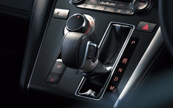 力強い走りとスタイリングをより進化させた改良版の三菱デリカD:5の発売が2026年1月9日に決定