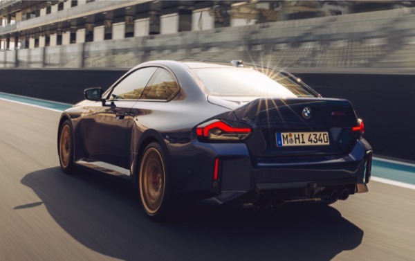 サーキット走行を志向したBMW M2の特別なハイパースポーツモデル「M2 CS」が日本上陸