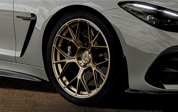 サーキットでのパフォーマンスを追求したメルセデスAMG GTクーペのハイパフォーマンスモデル「メルセデスAMG GT 63 PRO 4MATIC＋クーペ」が日本デビュー