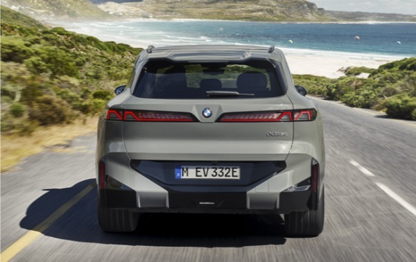 第5世代の新型BMWが本年8月に生産開始。パワートレインには48Vマイルドハイブリッド技術を採用したガソリンおよびディーゼルモデル、プラグインハイブリッドモデル、BEVモデルを設定