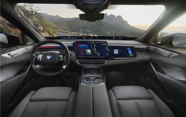 第5世代の新型BMWが本年8月に生産開始。パワートレインには48Vマイルドハイブリッド技術を採用したガソリンおよびディーゼルモデル、プラグインハイブリッドモデル、BEVモデルを設定