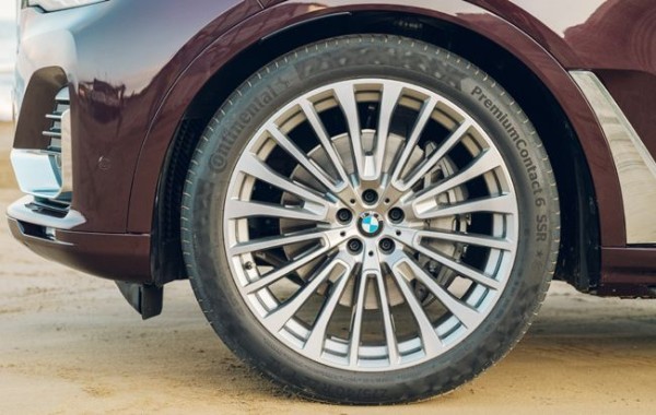 BMW X7の特別限定車「西陣エディション」が登場、日本の匠とドイツのクラフトマンシップが融合