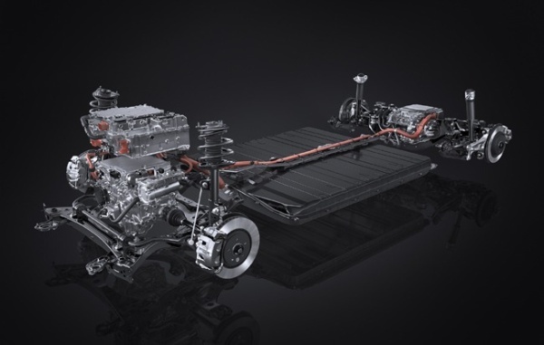 バッテリーEVのレクサスRZが大幅改良。運転する楽しさを追求した“F SPORT”を新設定