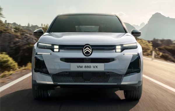 シトロエンの新世代フラッグシップモデルの新型C5エアクロスが日本デビュー