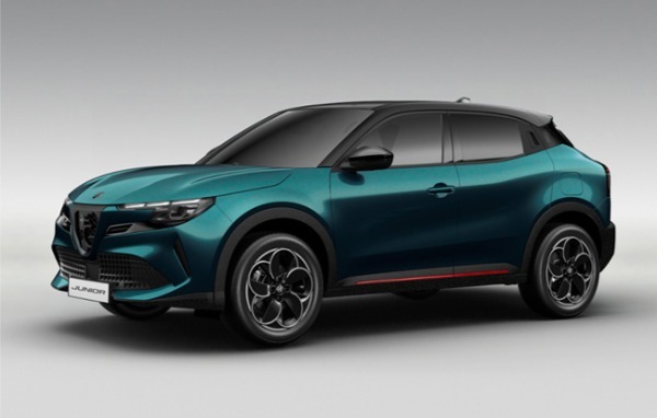 アルファロメオの新型コンパクトSUV「ジュニア」が待望の日本デビュー
