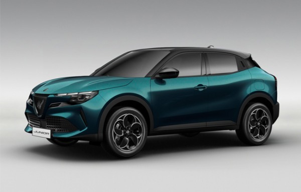 アルファロメオの新型コンパクトSUV「ジュニア」が待望の日本デビュー