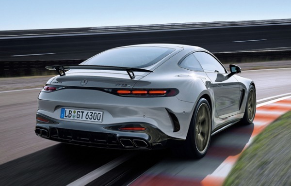 サーキットでのパフォーマンスを追求したメルセデスAMG GTクーペのハイパフォーマンスモデル「メルセデスAMG GT 63 PRO 4MATIC＋クーペ」が日本デビュー