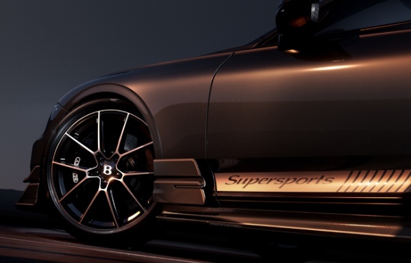 ベントレーが“かつてないドライバー重視”を謳うコンチネンタルGTのハイパフォーマンスモデル「スーパースポーツ」を発表