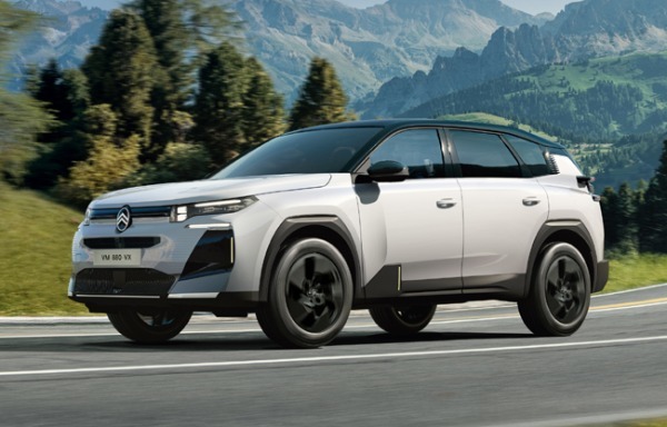 シトロエンの新世代フラッグシップモデルの新型C5エアクロスが日本デビュー