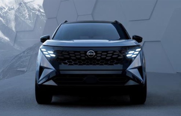 日産が長期ビジョンの発表の場で新型エクストレイル／ローグe-POWERと新型ジュークEVを初公開。新型オフローダーのエクステラと日産車の新しいアイコンとなる新型スカイラインのティザー画像も披露