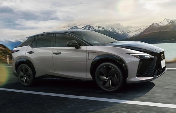 バッテリーEVのレクサスRZが大幅改良。運転する楽しさを追求した“F SPORT”を新設定