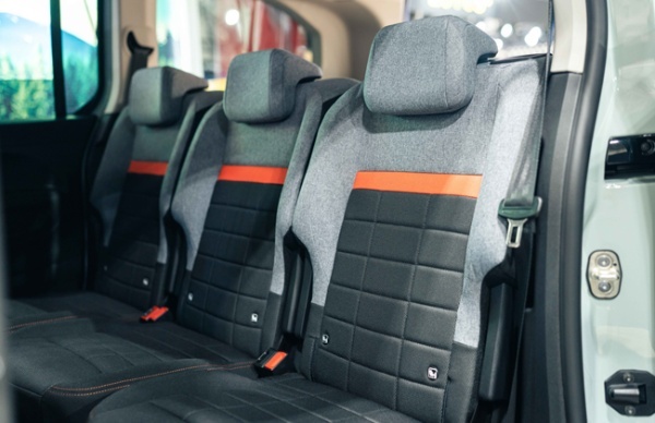 Stellantisジャパンは東京オートサロン2026でプジョー、シトロエン、DSオートモビルの日本初公開モデルを出展