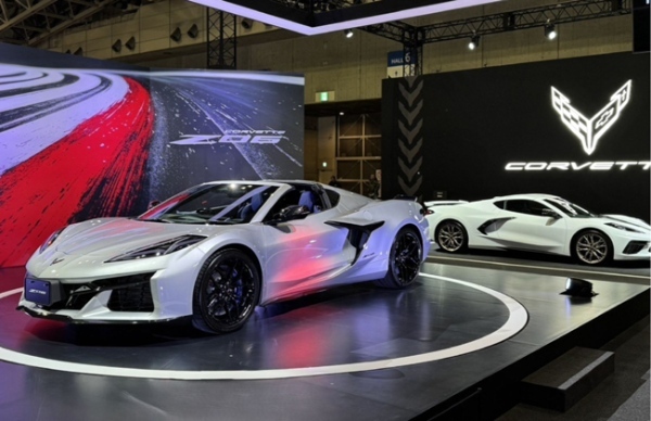 GMが東京オートサロン2026でシボレー・コルベットZ06の改良モデルを日本初公開