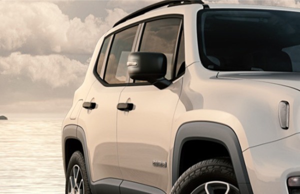 Jeepブランド初のマイルドハイブリッドモデル「レネゲードe-Hybrid」が日本デビュー
