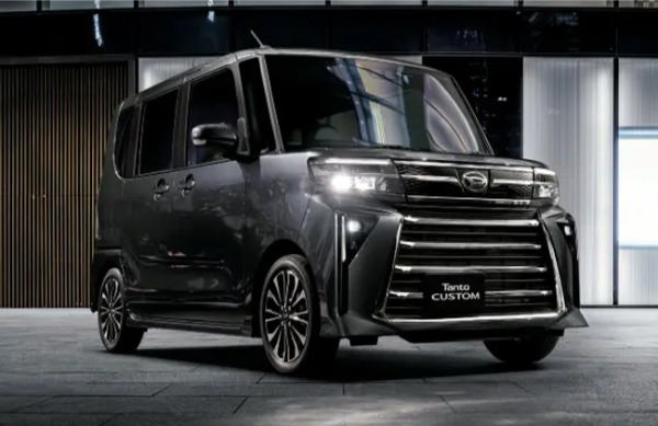 アルファロメオの新型コンパクトSUV「ジュニア」が待望の日本デビュー