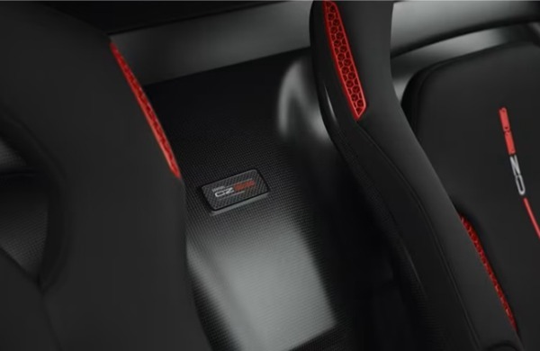 PHEVスーパースポーツのフェラーリSF90ストラダーレをベースとしたワンオフモデルの「CZ26」が初披露