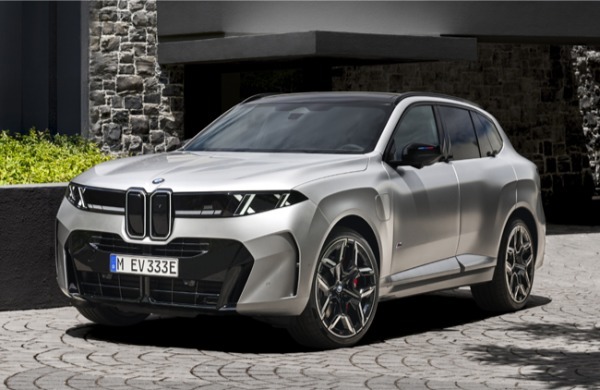 第5世代の新型BMWが本年8月に生産開始。パワートレインには48Vマイルドハイブリッド技術を採用したガソリンおよびディーゼルモデル、プラグインハイブリッドモデル、BEVモデルを設定