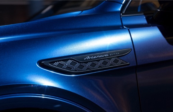 北大西洋のカナリア諸島の天空の白い村「アルテナーラ」をオマージュしたベントレー・ベンテイガの特別仕様車が登場