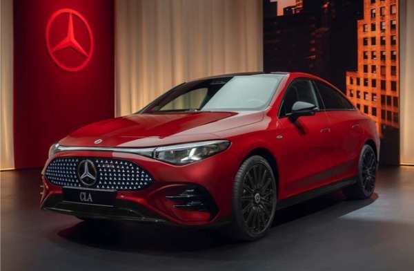 メルセデス・ベンツがジャパンモビリティショー2025において“Feel the Mercedes”をテーマに、1台のアジアプレミアモデルと3台のジャパンプレミアモデルを披露すると予告