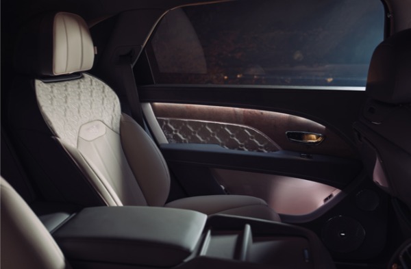 まさに“走る宝石”！　ベントレーとジュエリーブランドのブードルズがコラボしたビスポークモデルがベントレー車の全モデルで展開