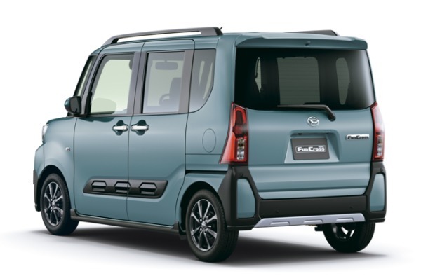 アルファロメオの新型コンパクトSUV「ジュニア」が待望の日本デビュー