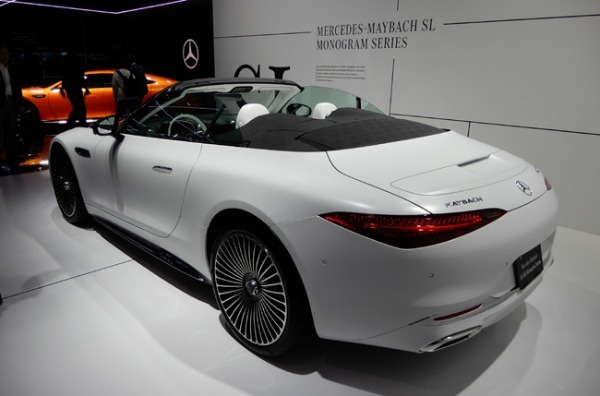 究極の美と心地よさに包まれながらオープンドライブが愉しめるメルセデス・マイバッハのSLモデルが日本で発売