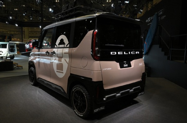 三菱自動車のアクティブな新型軽スーパーハイトワゴン「デリカミニ」が初公開。予約注文の受付も開始