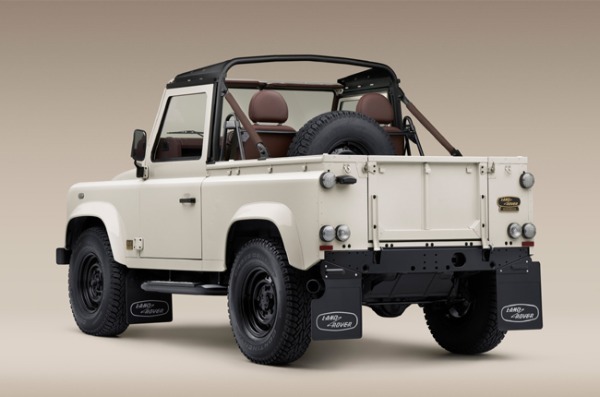 クラシックディフェンダーの日本限定モデル「クラシックディフェンダー・ワークスV8 ムロマチエディション」が登場