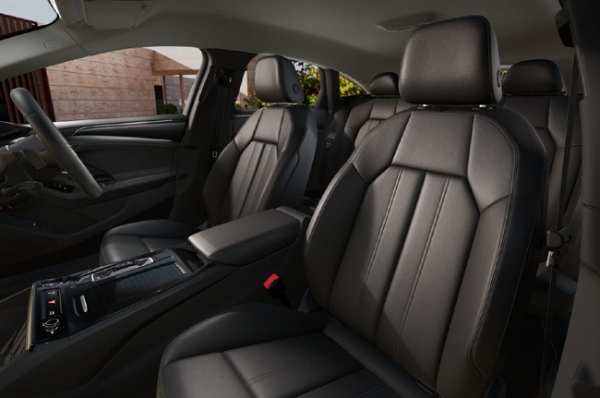 アウディの新世代プレミアムアッパーミッドサイズEV「A6スポーツバック／アバントe-tron」にエントリーモデルとクワトロモデルを新設定