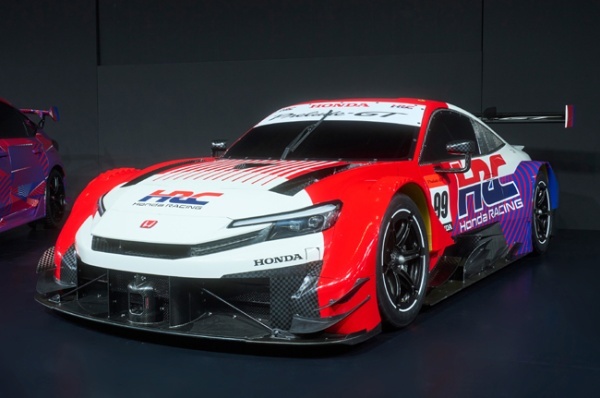 ホンダは東京オートサロン2026で“Honda Sports DNA”を象徴する新ラインの「SPORT LINE」と「TRAIL LINE」を発表