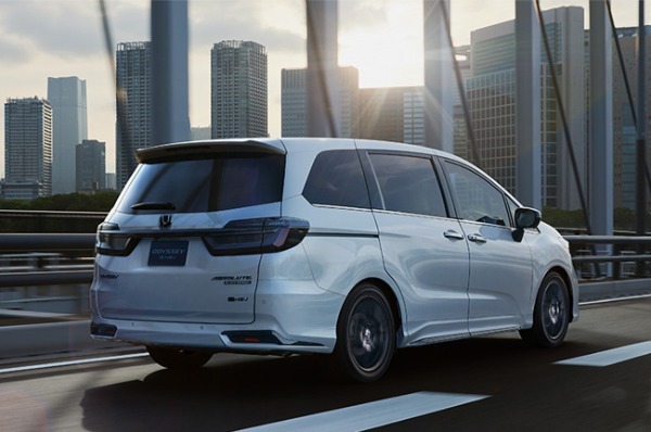 ホンダ・オデッセイがマイナーチェンジ。車両価格もアップ