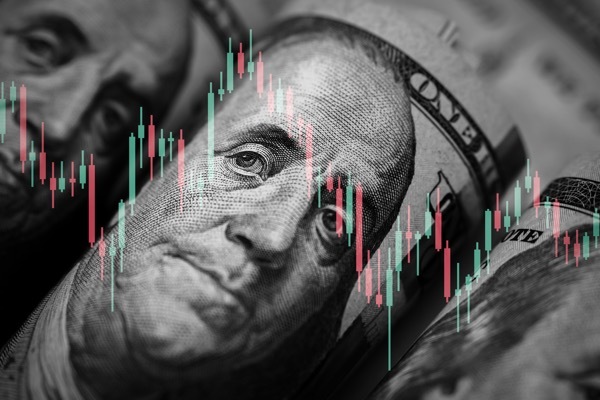 FRBは米景気再加速の下、26年の政策金利を据え置きへ