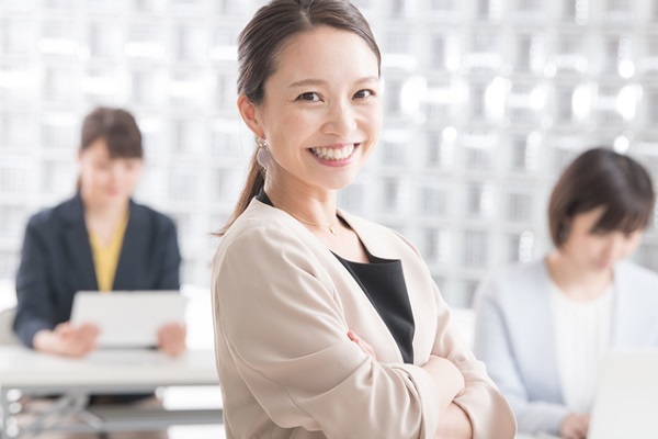 女性