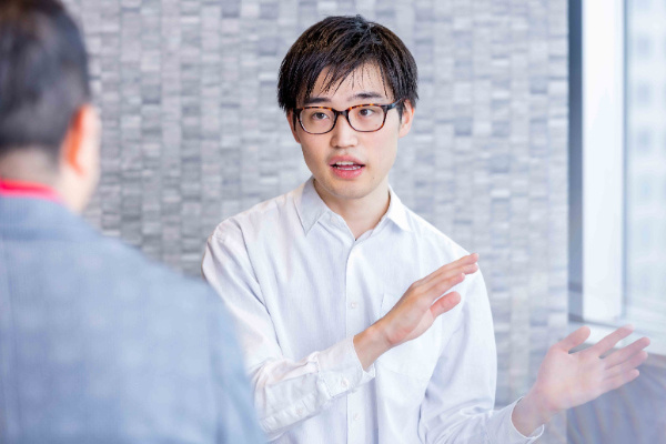 金田 燎弥氏