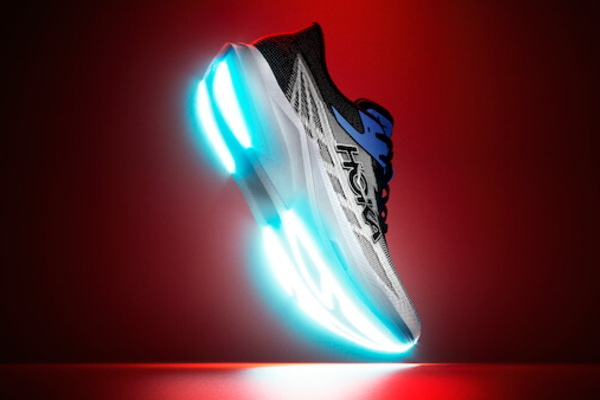 なぜ「ホカ」は伸び続けるのか　デッカーズ・アウトドアの成長を牽引する3000億円超えブランドの存在感