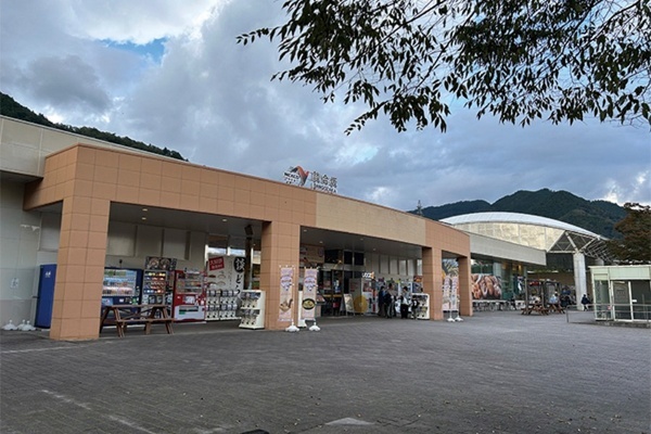 【ニッポンの優食 富士宮編】地元名産ブランド豚”LYB豚(ルイビブタ)”を求めてトヨタ・クラウン・エステートで富士山麓ドライブ