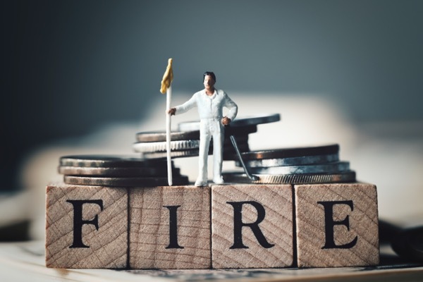 サイドFIREに必要な資金はいくら？3000万円？2000万？年代・生活費別のシミュレーション＆計算方法