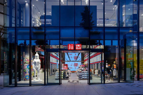 ファーストリテイリング株が9％超の急騰　売上4兆円目前の業績上振れと増配を好感