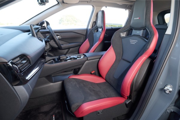 「情熱体験をもたらすグランドツーリングSUV」をコンセプトに開発した日産エクストレイルNISMOが登場