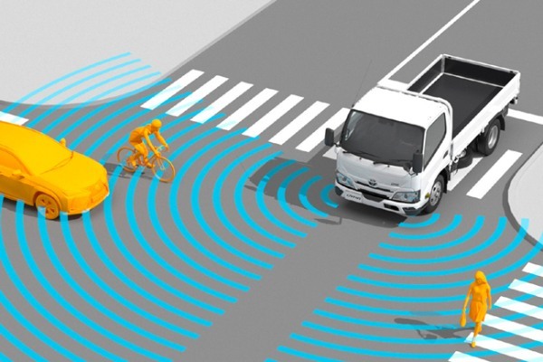 トヨタ・ダイナ カーゴの2.0tonシリーズが新4.0Lディーゼルエンジンを搭載